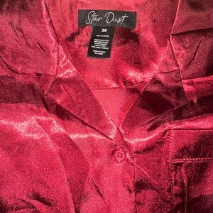 Star Dust Red Satin Blouse- NWOT🦋